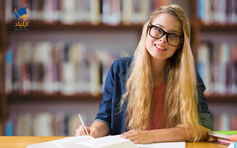 پیش دانشگاهی تیلورز کالج